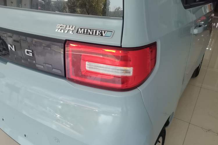 Used Wuling Hongguang MINIEV 2020 Lite Version Lithium Iron Phosphate Right Rear Taillight