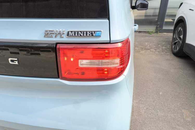 Used Wuling Hongguang MINIEV 2020 Freedom Version Lithium Iron Phosphate Right Rear Taillight