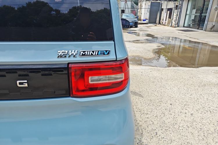 Used Wuling Hongguang MINIEV 2020 Zizai Version Lithium-NMC Right Rear Taillight