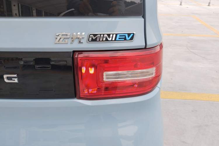 Used Wuling Hongguang MINIEV 2020 Enjoyment Model Lithium Iron Phosphate Right Rear Taillight