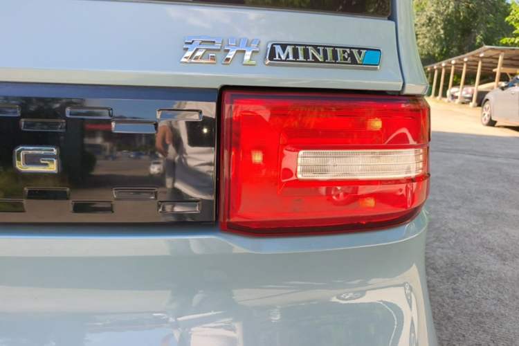 Used Wuling Hongguang MINIEV 2020 Freedom Version Lithium Iron Phosphate Right Rear Taillight