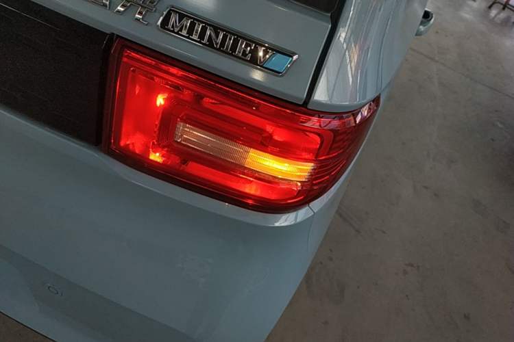 Used Wuling Hongguang MINIEV 2020 Enjoyment Model Lithium Iron Phosphate Right Rear Taillight