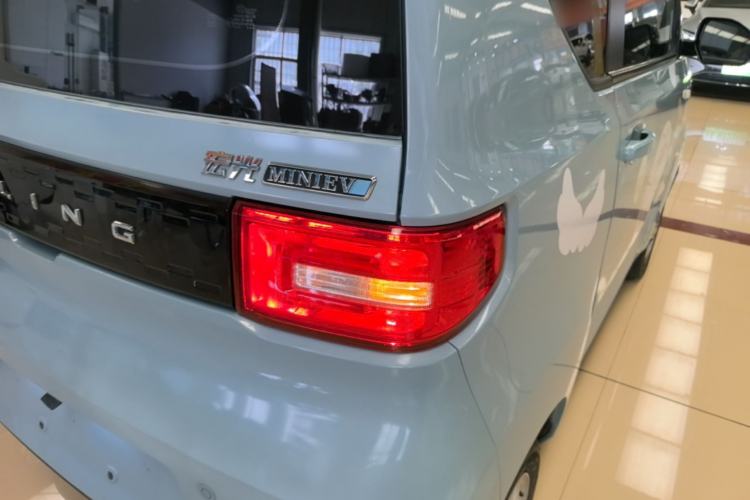 Used Wuling Hongguang MINIEV 2020 Freedom Version Lithium Iron Phosphate Right Rear Taillight
