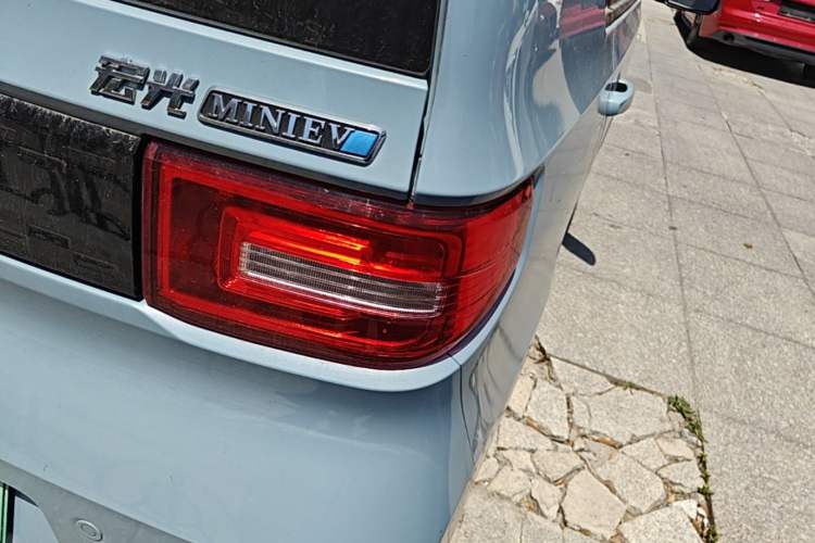Used Wuling Hongguang MINIEV 2020 Enjoyment Model Lithium Iron Phosphate Right Rear Taillight