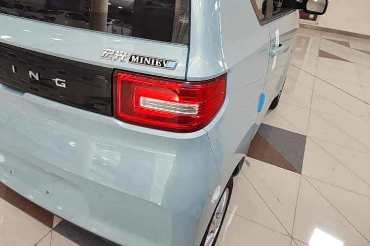 Used Wuling Hongguang MINIEV 2020 Freedom Version Lithium Iron Phosphate Right Rear Taillight
