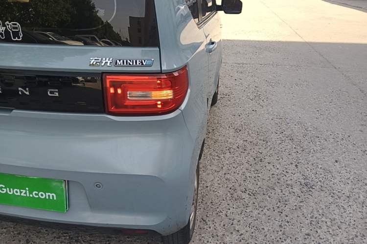 Used Wuling Hongguang MINIEV 2020 Zizai Version Lithium-NMC Right Rear Taillight
