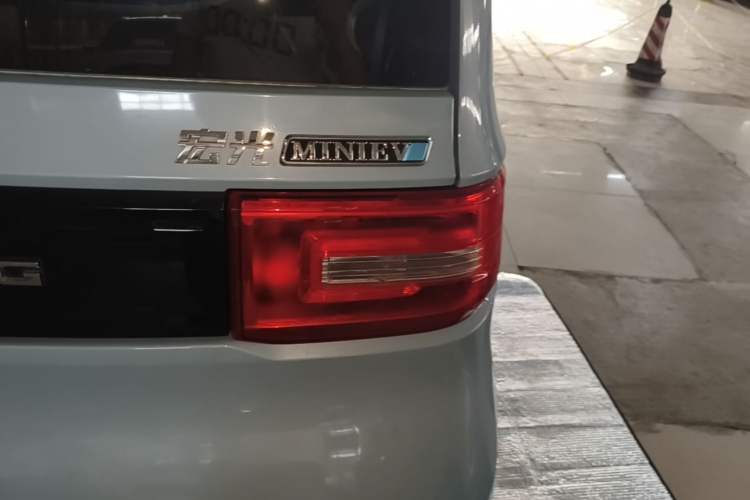 Used Wuling Hongguang MINIEV 2020 Freedom Version Lithium Iron Phosphate Right Rear Taillight