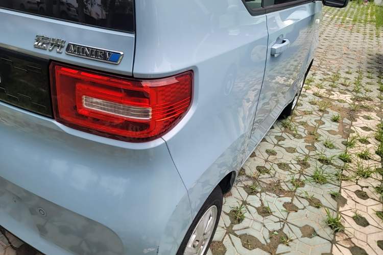 Used Wuling Hongguang MINIEV 2020 Enjoyment Model Lithium Iron Phosphate Right Rear Taillight