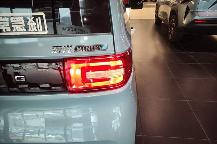 Used Wuling Hongguang MINIEV 2020 Enjoy Edition Lithium-Ion Battery Right Rear Taillight