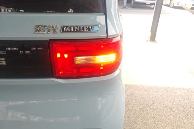 Used Wuling Hongguang MINIEV 2020 Enjoyment Model Lithium Iron Phosphate Right Rear Taillight