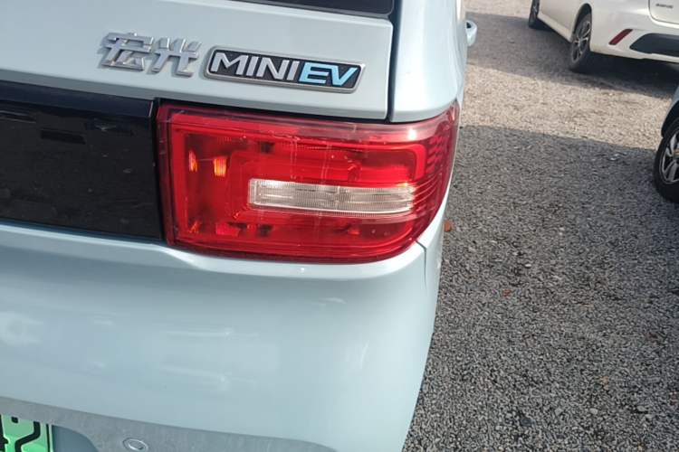 Used Wuling Hongguang MINIEV 2020 Freedom Version Lithium Iron Phosphate Right Rear Taillight
