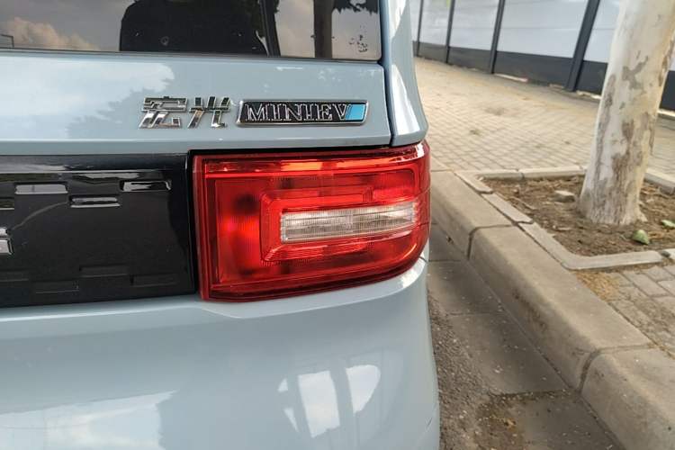 Used Wuling Hongguang MINIEV 2020 Enjoyment Model Lithium Iron Phosphate Right Rear Taillight