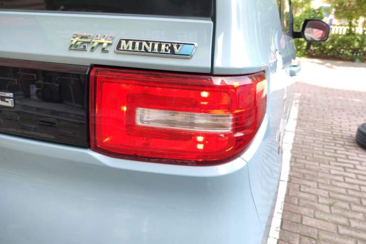 Used Wuling Hongguang MINIEV 2020 Freedom Version Lithium Iron Phosphate Right Rear Taillight