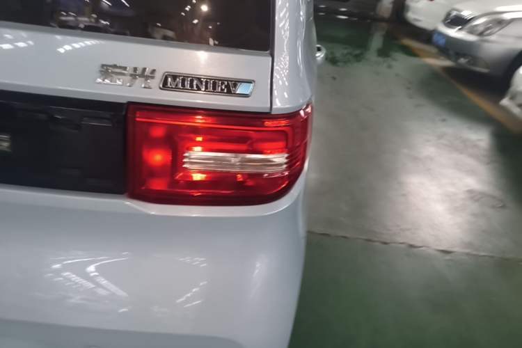 Used Wuling Hongguang MINIEV 2020 Freedom Version Lithium Iron Phosphate Right Rear Taillight