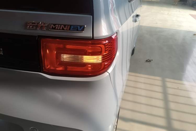 Used Wuling Hongguang MINIEV 2020 Enjoyment Model Lithium Iron Phosphate Right Rear Taillight