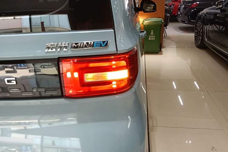 Used Wuling Hongguang MINIEV 2020 Enjoy Edition Lithium-Ion Battery Right Rear Taillight