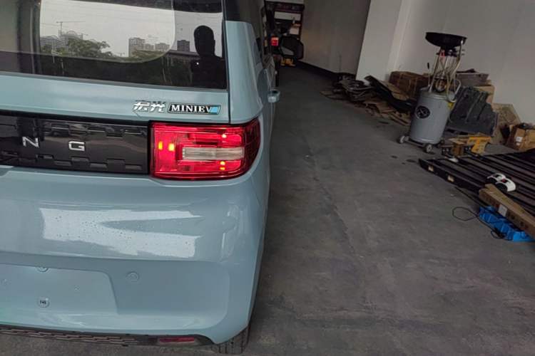 Used Wuling Hongguang MINIEV 2020 Zizai Version Lithium-NMC Right Rear Taillight
