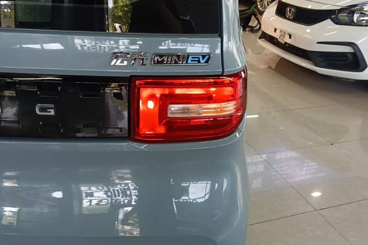 Used Wuling Hongguang MINIEV 2020 Enjoyment Model Lithium Iron Phosphate Right Rear Taillight