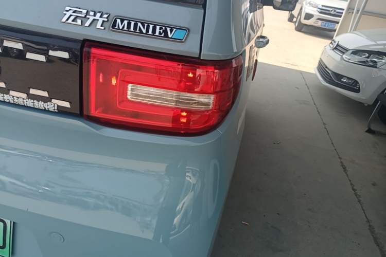 Used Wuling Hongguang MINIEV 2020 Freedom Version Lithium Iron Phosphate Right Rear Taillight