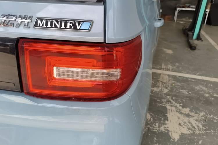 Used Wuling Hongguang MINIEV 2020 Freedom Version Lithium Iron Phosphate Right Rear Taillight