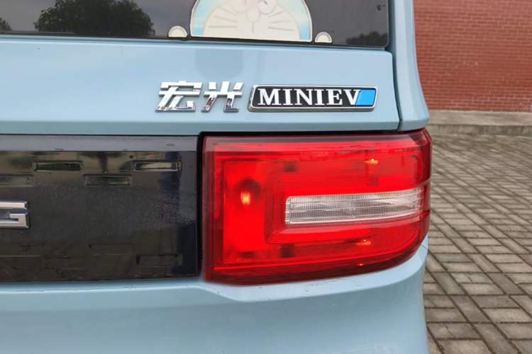 Used Wuling Hongguang MINIEV 2020 Freedom Version Lithium Iron Phosphate Right Rear Taillight