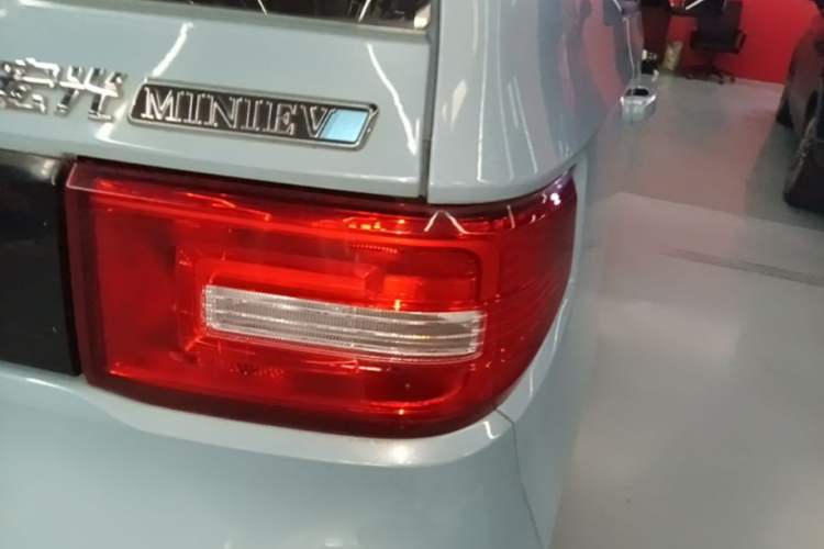 Used Wuling Hongguang MINIEV 2020 Enjoyment Model Lithium Iron Phosphate Right Rear Taillight