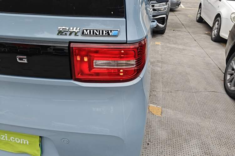 Used Wuling Hongguang MINIEV 2020 Freedom Version Lithium Iron Phosphate Right Rear Taillight
