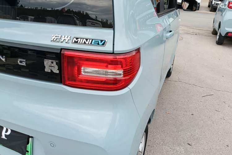 Used Wuling Hongguang MINIEV 2020 Freedom Version Lithium Iron Phosphate Right Rear Taillight