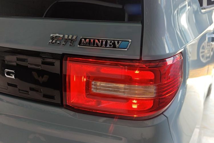 Used Wuling Hongguang MINIEV 2020 Freedom Version Lithium Iron Phosphate Right Rear Taillight