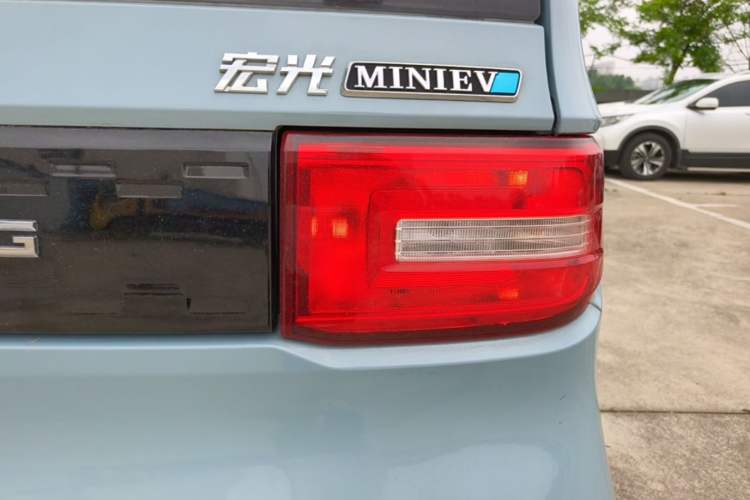 Used Wuling Hongguang MINIEV 2020 Freedom Version Lithium Iron Phosphate Right Rear Taillight