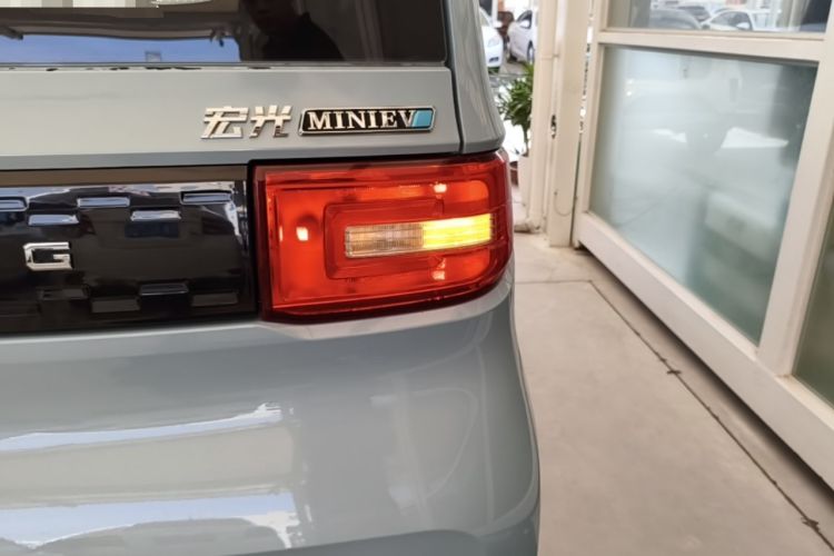 Used Wuling Hongguang MINIEV 2020 Zizai Version Lithium-NMC Right Rear Taillight