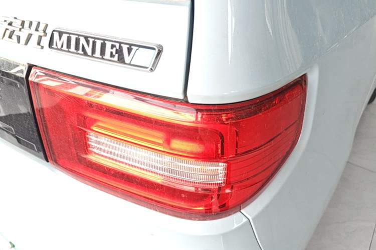 Used Wuling Hongguang MINIEV 2020 Lite Version Lithium Iron Phosphate Right Rear Taillight
