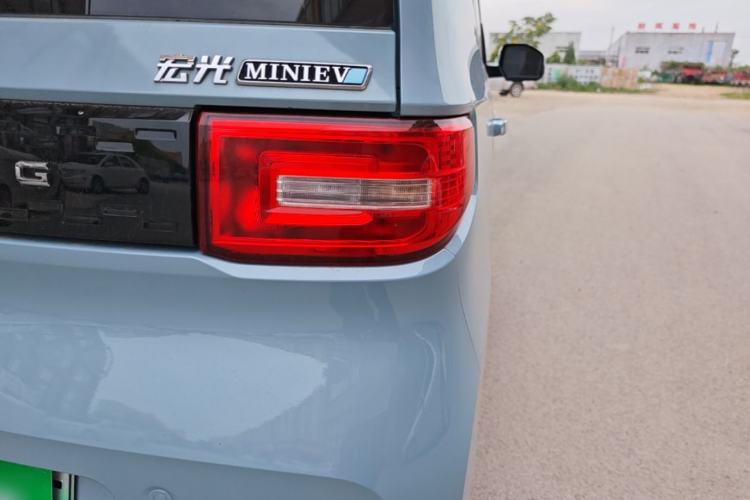 Used Wuling Hongguang MINIEV 2020 Freedom Version Lithium Iron Phosphate Right Rear Taillight