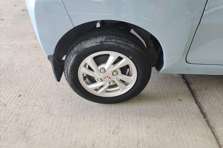 Used Wuling Hongguang MINIEV 2020 Freedom Version Lithium Iron Phosphate Right Rear Wheel Hub