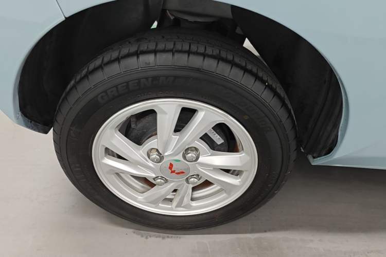 Used Wuling Hongguang MINIEV 2020 Freedom Version Lithium Iron Phosphate Right Rear Wheel Hub