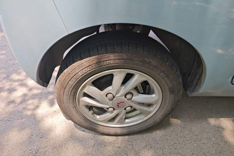 Used Wuling Hongguang MINIEV 2020 Enjoy Edition Lithium-Ion Battery Right Rear Wheel Hub