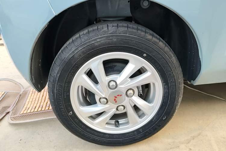 Used Wuling Hongguang MINIEV 2020 Freedom Version Lithium Iron Phosphate Right Rear Wheel Hub