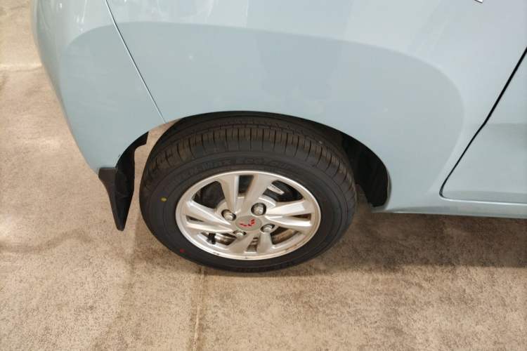 Used Wuling Hongguang MINIEV 2020 Zizai Version Lithium-NMC Right Rear Wheel Hub