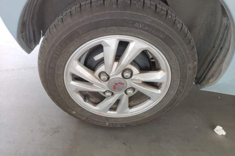 Used Wuling Hongguang MINIEV 2020 Freedom Version Lithium Iron Phosphate Right Rear Wheel Hub