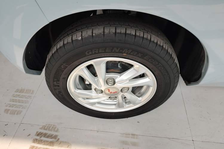 Used Wuling Hongguang MINIEV 2020 Freedom Version Lithium Iron Phosphate Right Rear Wheel Hub