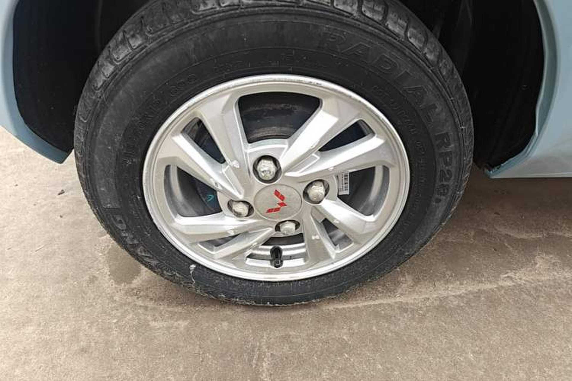 Used Wuling Hongguang MINIEV 2020 Easy Version Lithium-Ion Battery Right Rear Wheel Hub