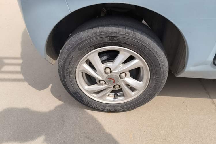Used Wuling Hongguang MINIEV 2020 Zizai Version Lithium-NMC Right Rear Wheel Hub