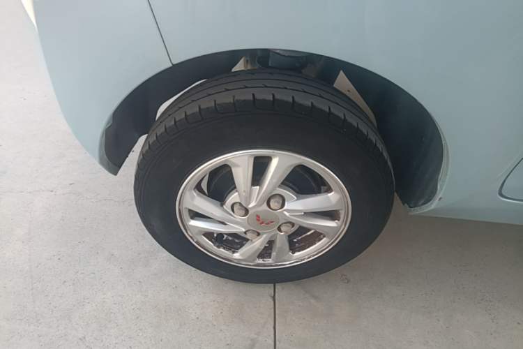 Used Wuling Hongguang MINIEV 2020 Zizai Version Lithium-NMC Right Rear Wheel Hub