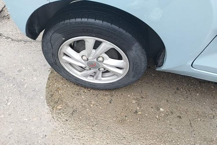 Used Wuling Hongguang MINIEV 2020 Enjoy Edition Lithium-Ion Battery Right Rear Wheel Hub