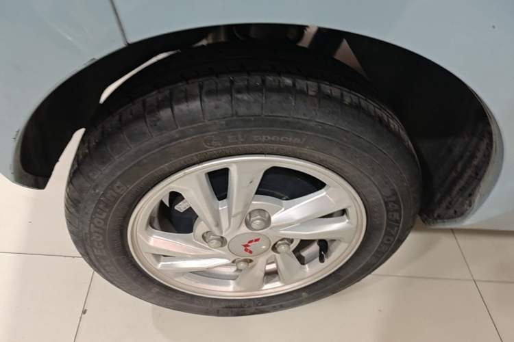 Used Wuling Hongguang MINIEV 2020 Freedom Version Lithium Iron Phosphate Right Rear Wheel Hub