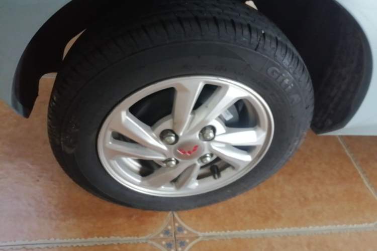 Used Wuling Hongguang MINIEV 2020 Freedom Version Lithium Iron Phosphate Right Rear Wheel Hub