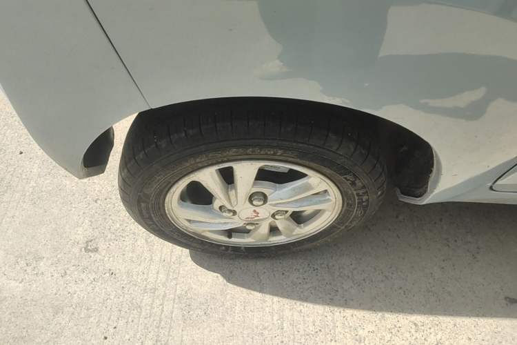 Used Wuling Hongguang MINIEV 2020 Zizai Version Lithium-NMC Right Rear Wheel Hub