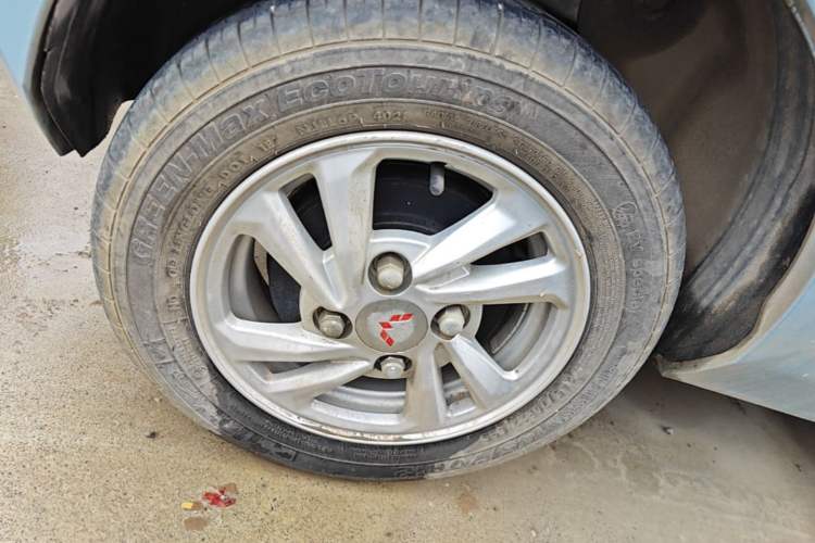 Used Wuling Hongguang MINIEV 2020 Zizai Version Lithium-NMC Right Rear Wheel Hub