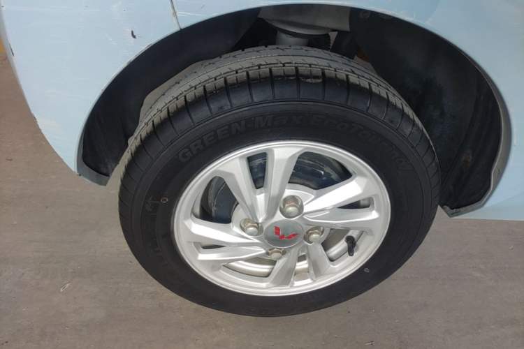 Used Wuling Hongguang MINIEV 2020 Zizai Version Lithium-NMC Right Rear Wheel Hub