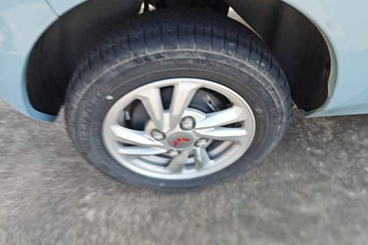 Used Wuling Hongguang MINIEV 2020 Lite Version Lithium Iron Phosphate Right Rear Wheel Hub